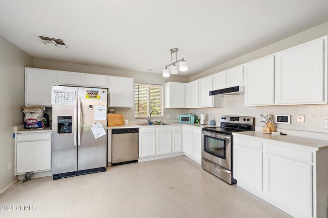 Foto del edificio - 12036 W Larkspur Rd