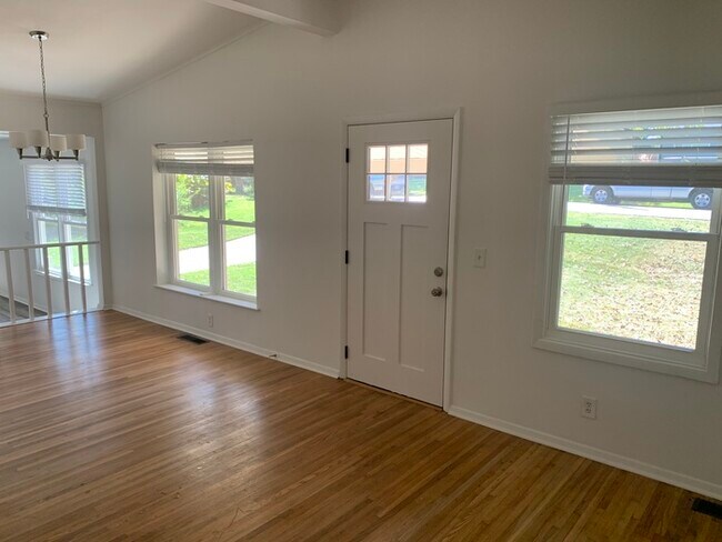 Foto del edificio - 17 Willow Dr