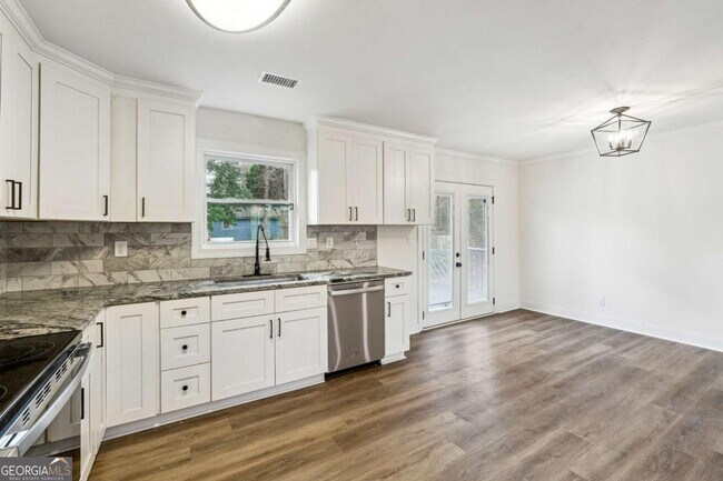 Foto del edificio - 5507 Flat Shoals Pkwy