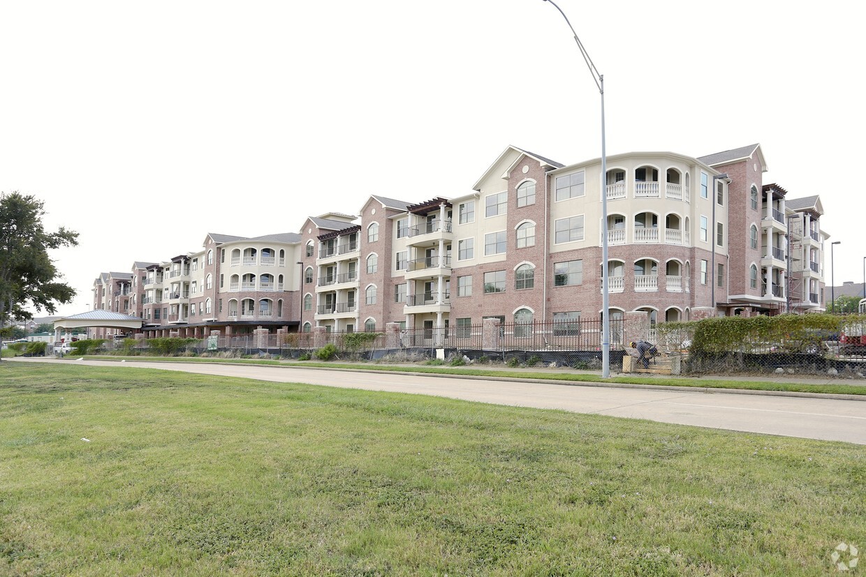 Primary Photo - The Abbey at Westminster Plaza