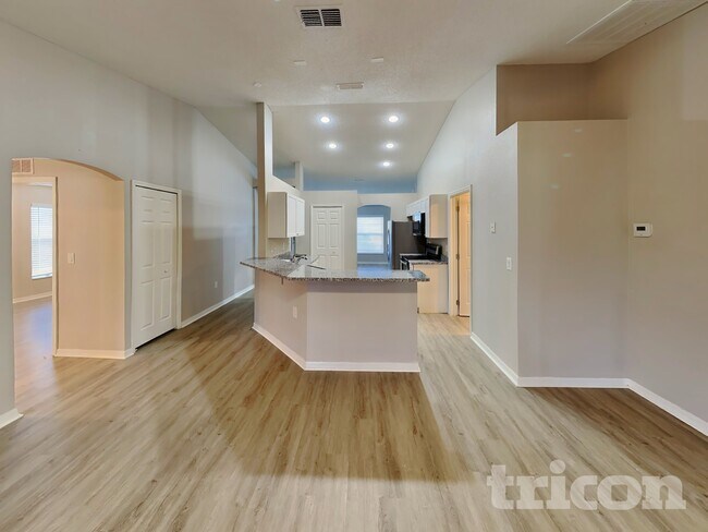 Foto del edificio - 102 Milton Pl