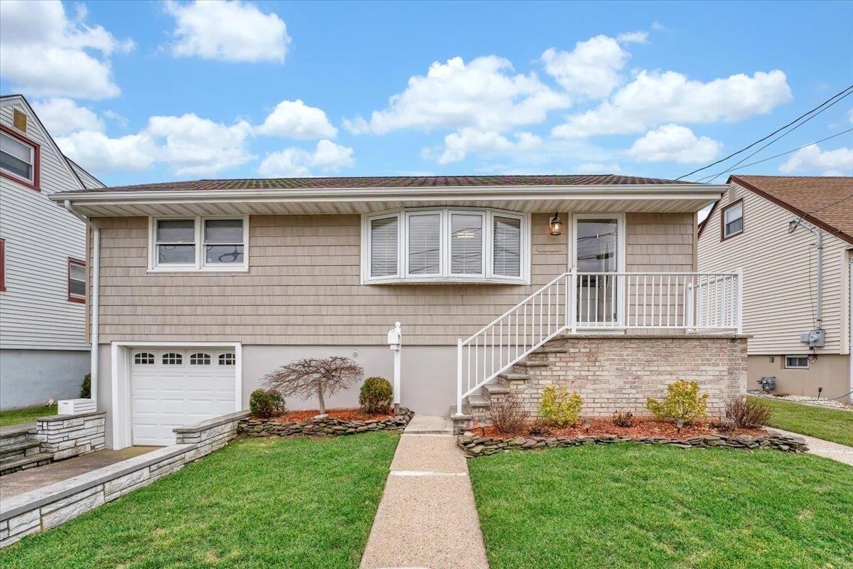 1026 Gillis Pl, Secaucus, NJ 07094 House Rental in Secaucus, NJ