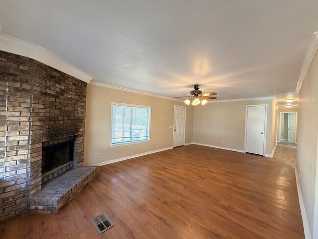 Building Photo - Updated in Keithville... Large yard.