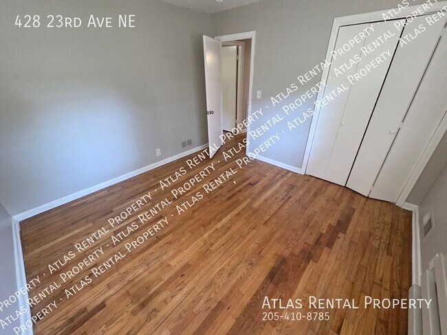 Foto del edificio - 428 23rd Ave NE