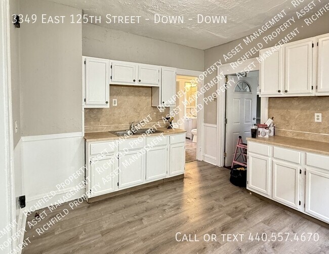 Foto del edificio - 3349 E 125th St