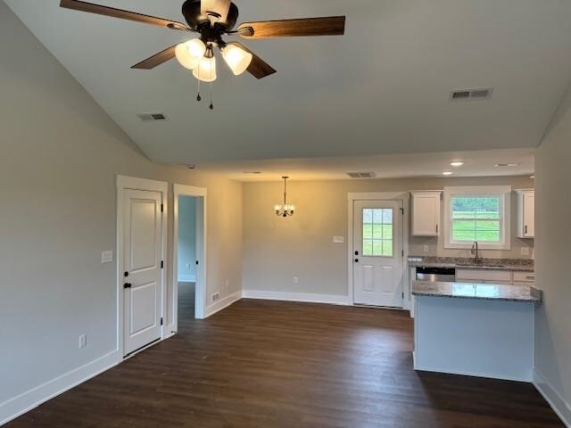 Foto del edificio - 702 Timothy Ln