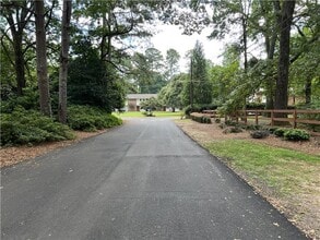 Building Photo - 4079 Pine Valley Rd