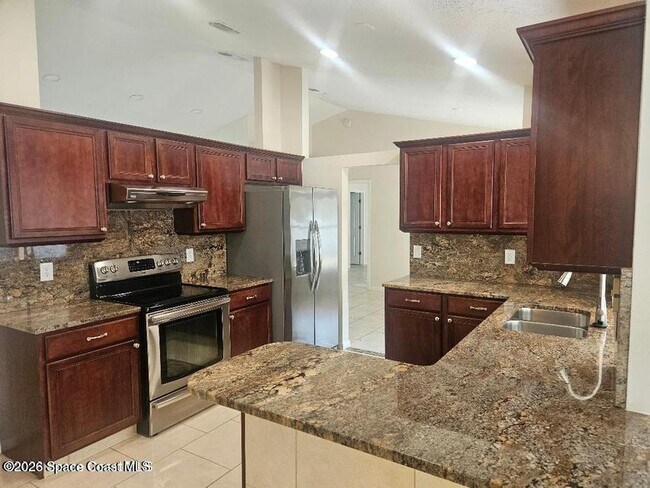 Building Photo - 1040 Big Horn Cir NW