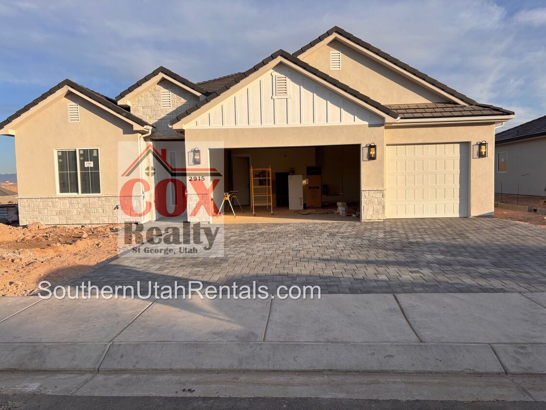 Foto principal - Brand New 4 bed 3 bath home in Desert Canyons