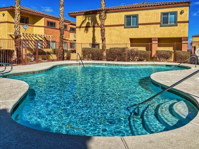 Foto del edificio - ** 2 weeks free rent. Excluding recurring fees** 2 BDR / 2.5 BATH SPACIOUS HOME