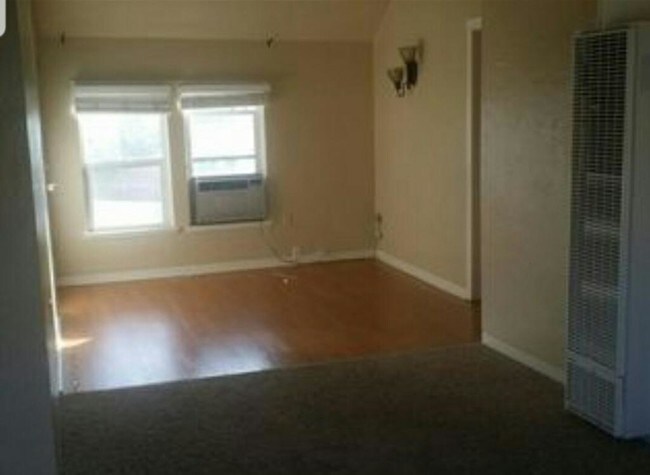 Foto del edificio - 1320 N. Irwin St.