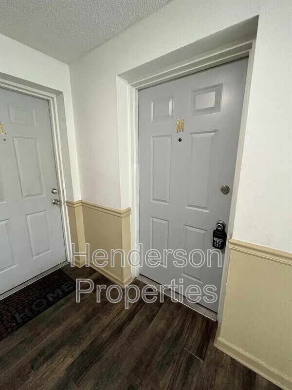 Foto del edificio - 9501 Shannon Green Dr