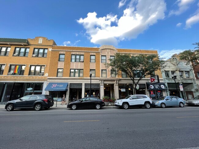 Building Photo - 4615 N Lincoln Ave