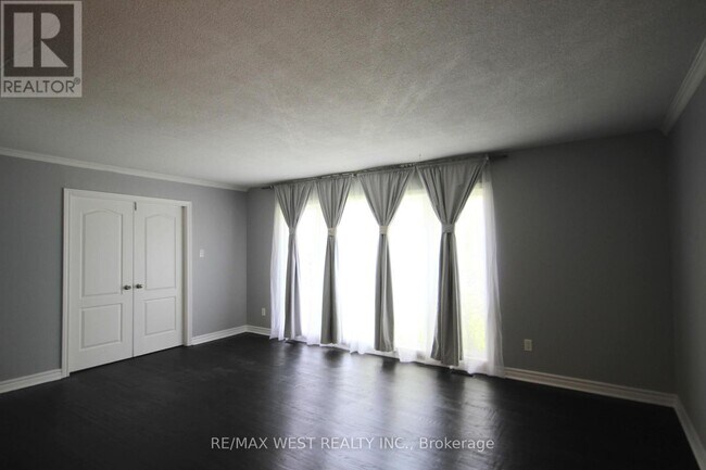 Building Photo - 103 Dearbourne Blvd