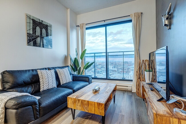 Building Photo - 2100 Rue de Bleury