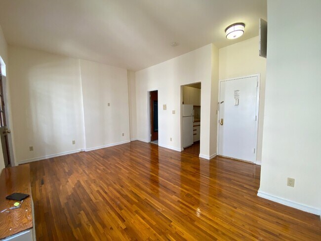 Building Photo - 145 West 85th Street