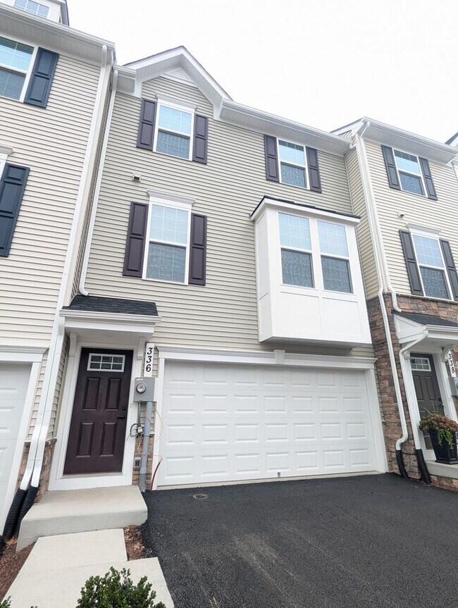 Foto del edificio - New Build (never lived in) townhouse avail...