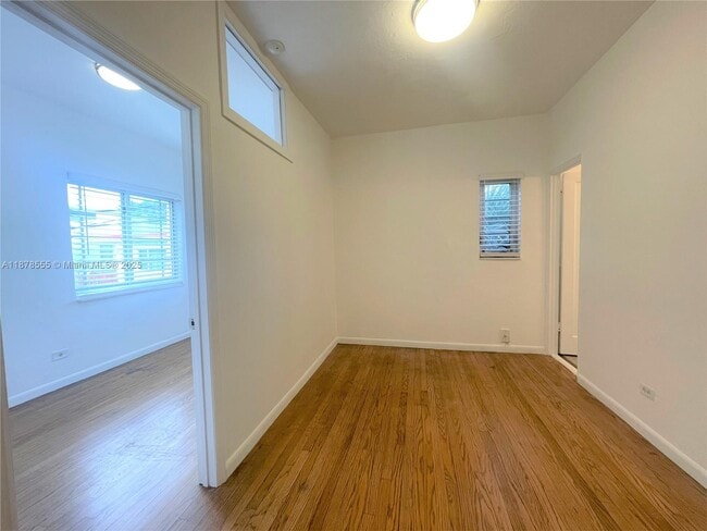 Foto del edificio - 635 12th St