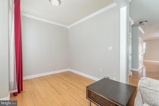 Building Photo - 204 Brook Meadow Dr