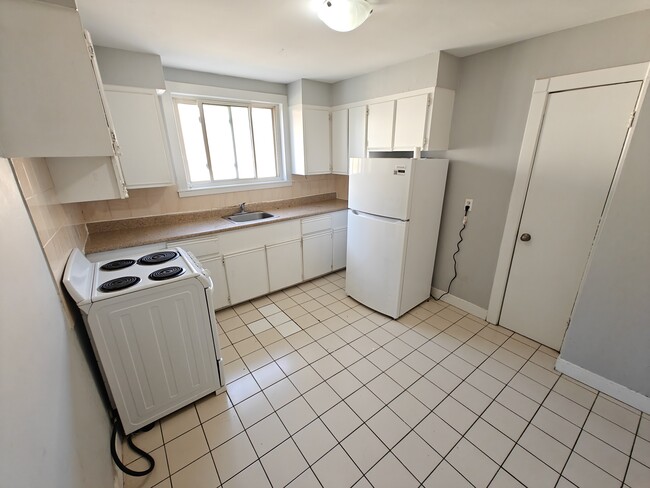 Building Photo - 105 Pinecrest Dr