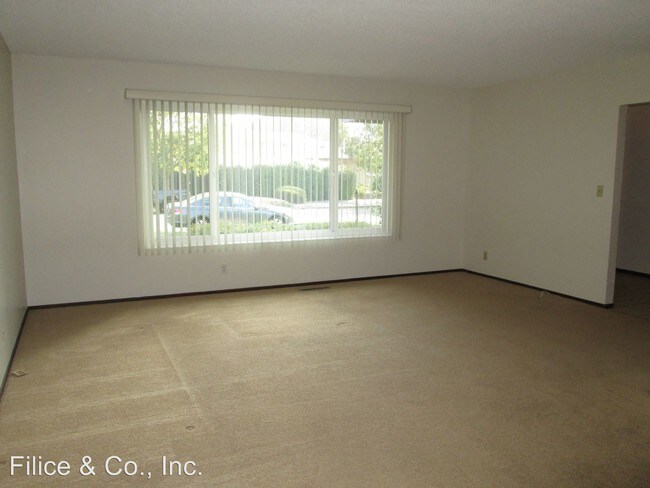 Building Photo - 7381 Miller Ave