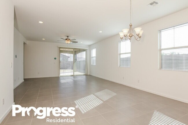 Foto del edificio - 11047 W Marguerite Ave