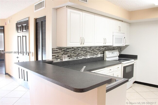 Foto del edificio - 9640 NW 2nd St