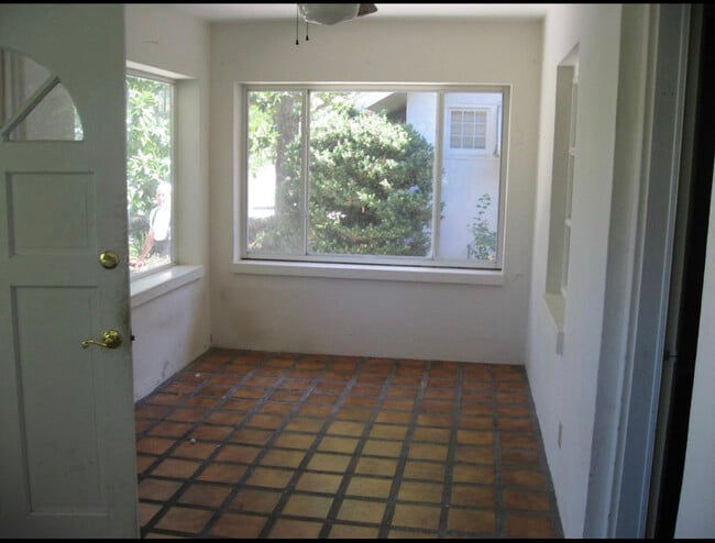 Foto del edificio - 730 24th Ave N