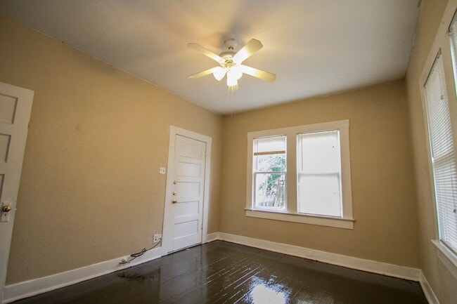 Foto del edificio - 1727 Nolan St