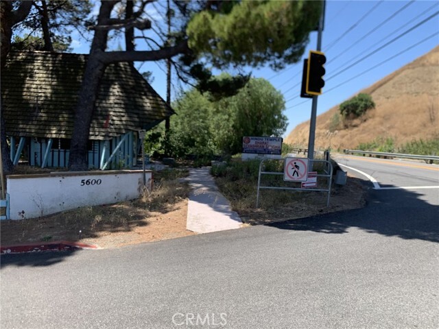 Foto del edificio - 5640 Carbon Canyon Rd