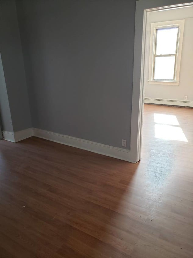 Primary Photo - 222 Parkinson Ave