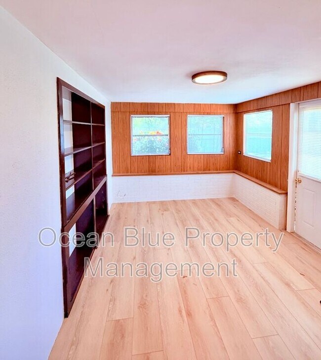 Foto del edificio - 13822 Brewster Dr