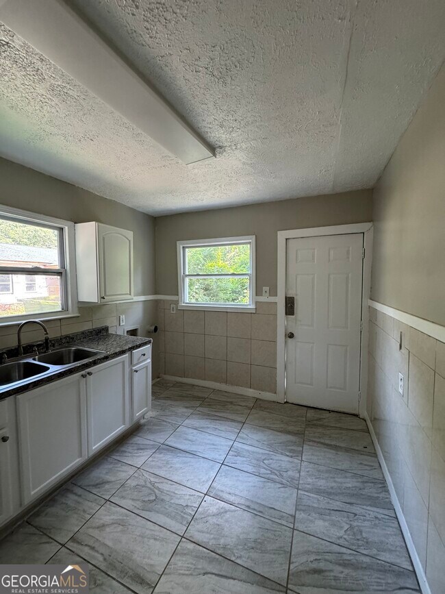 Building Photo - 1537 Orlando St SW