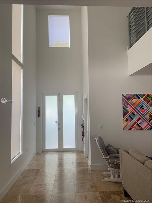 Foto principal - 7005 NE 5th Ave