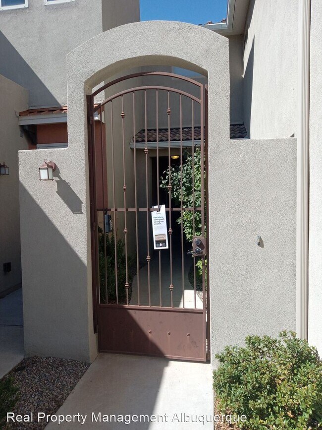 Building Photo - 3 br, 3 bath House - 6909 Papaya St NE