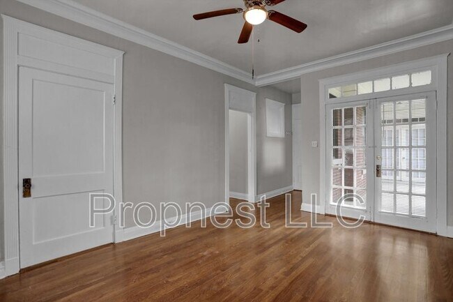 Foto del edificio - 310 S Cleveland St