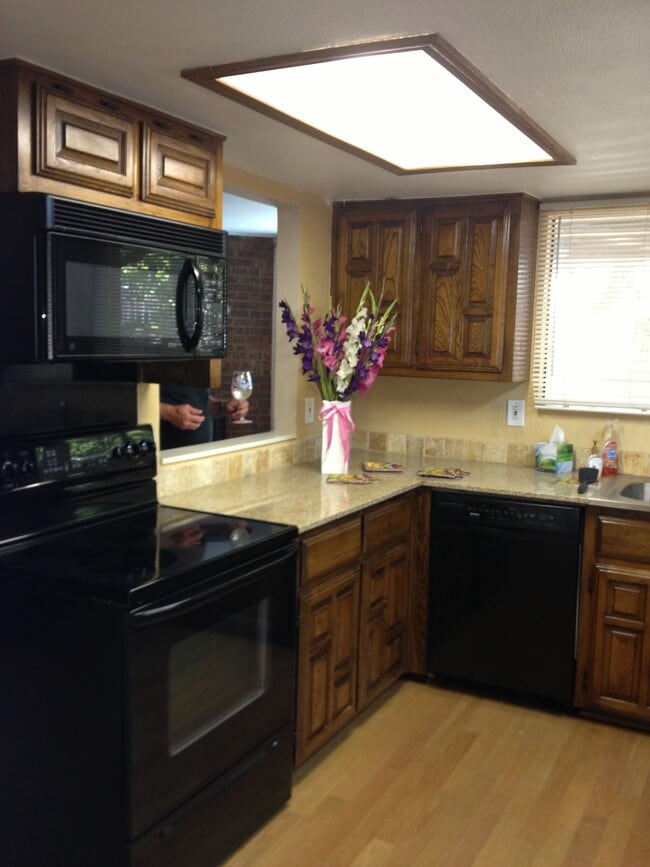 Kitchen - 3136 Pin Oak Ct