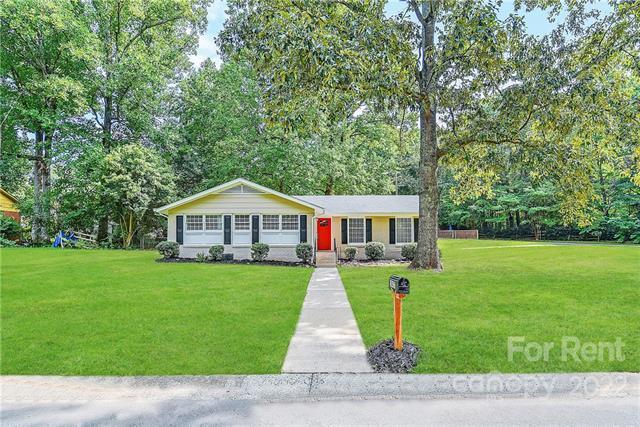 Foto principal - 10437 White Pine Rd