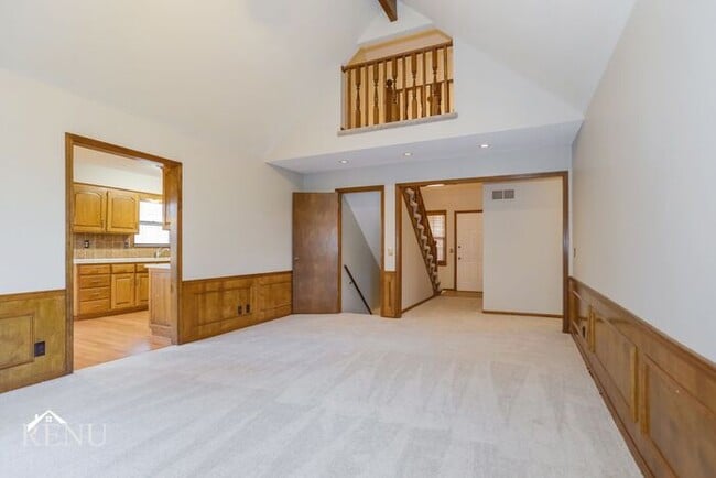 Building Photo - 14006 South Cottonwood Drive