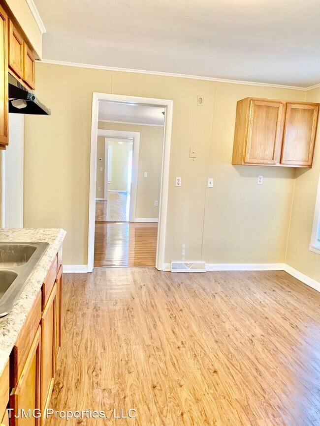 Building Photo - 3 br, 1 bath House - 419 S Alvord St