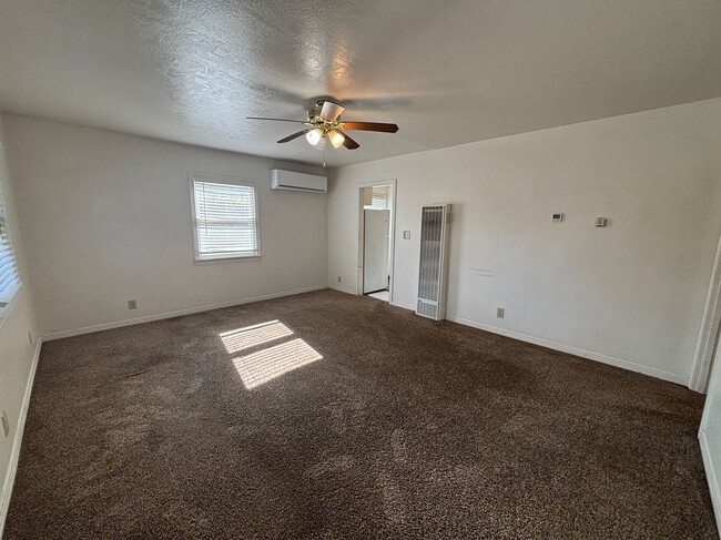 Building Photo - 5093 Olivewood Ave