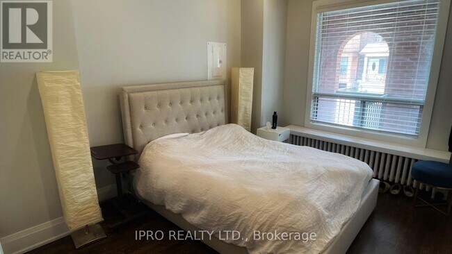 Photo du bâtiment - 471-2-M471 Ossington Ave