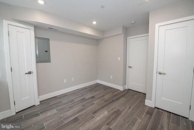 Building Photo - 2213 Emerald St