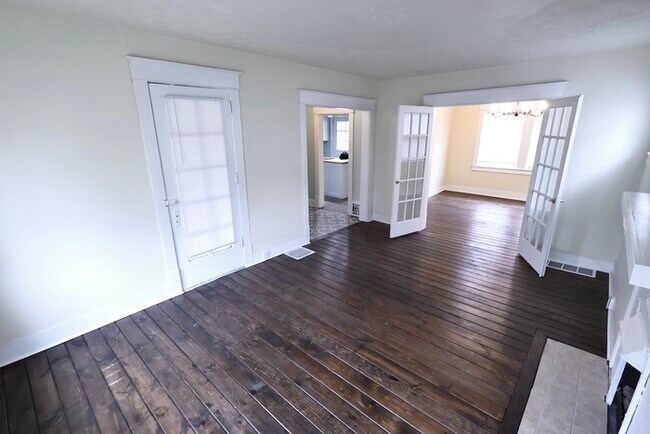 Foto del edificio - 555 Brittain Rd