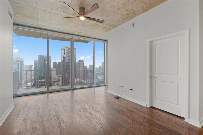 Building Photo - 360 Nueces St