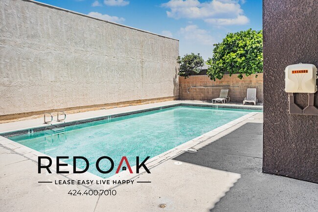 Foto del edificio - 8614 Woodley Ave