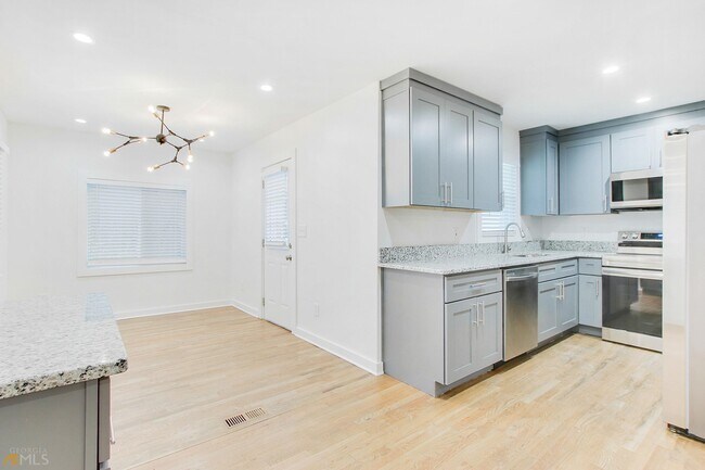 Building Photo - 3816 Bonanza Dr