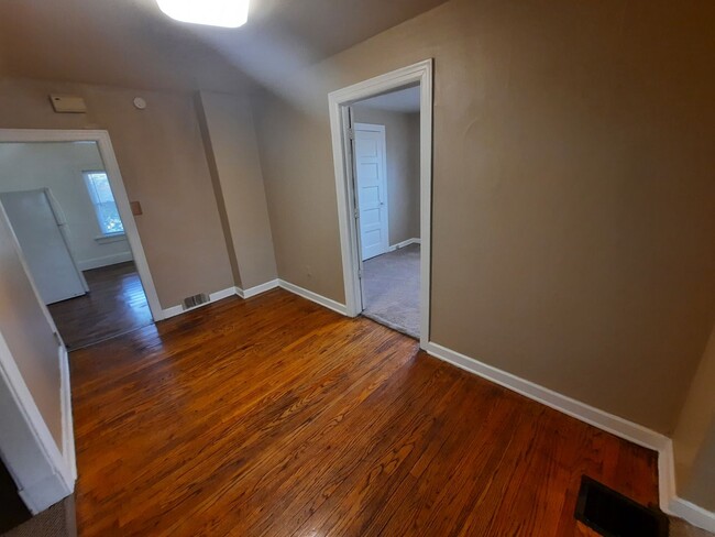 Building Photo - 2136 Lyon St