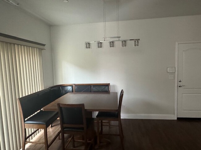 Foto del edificio - Home for Rent in Roseville, CA