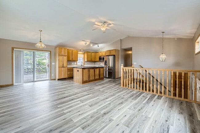Building Photo - 12740 Eveleth Path
